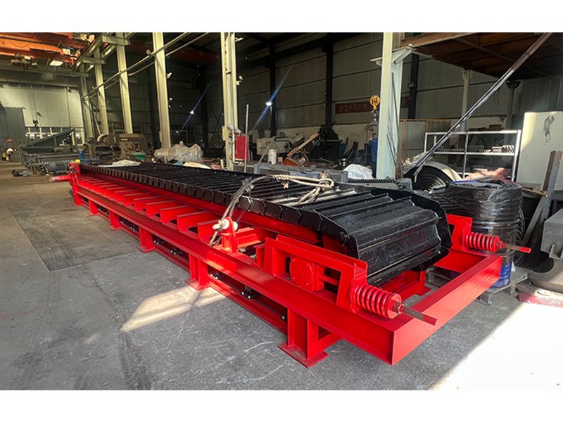 鎳礦項目定制(zhì)重型闆式給料機(jī)